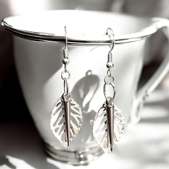 5 For $25💫Silver Filigree Leaf Spike Punk Dangles Earrings - Picture 3 of 6